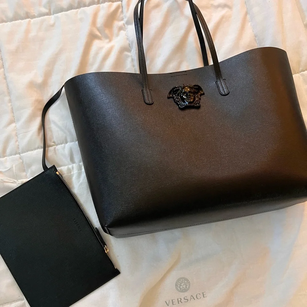 Brand New with Tags Authentic Versace Saffiano Palazzo Medusa Tote BLACK - Picture 5 of 7